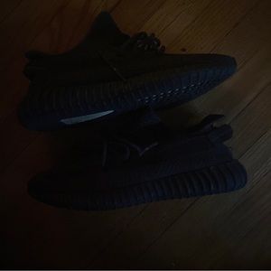Yeezy 350 black reflective